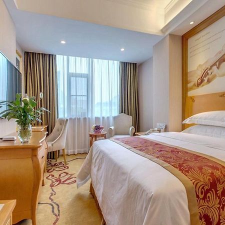 Vienna Hotel Guilin Airport Road Rongshan Εξωτερικό φωτογραφία